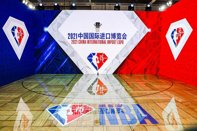 进博会首日，NBA展台展示篮球非凡魅力